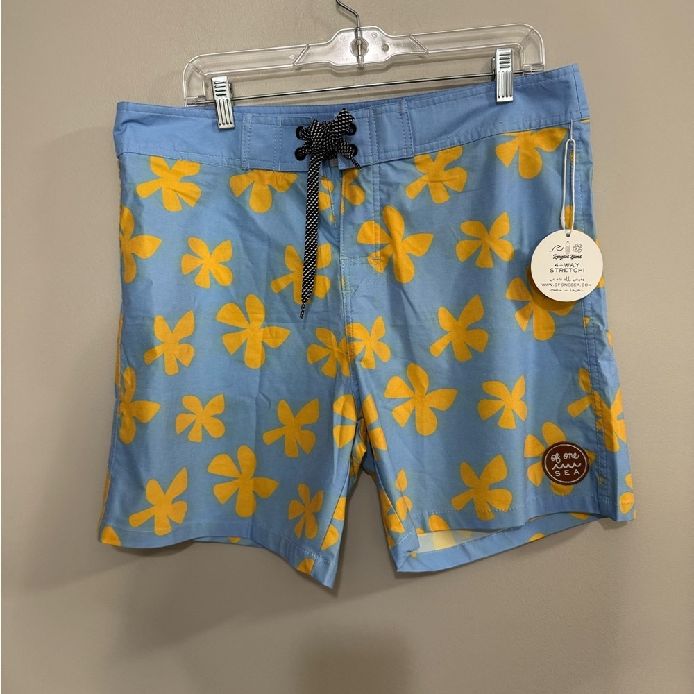 NWT Men's Board Shorts Quick-Dry Swim. Made from recycled plastic. Size 34